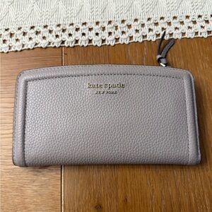 new Kate Spade pebbled leather full wallet - Taupe
